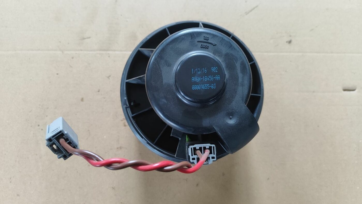 Salona ventilators priekš FORD FOCUS 2016 UNIVERSAL