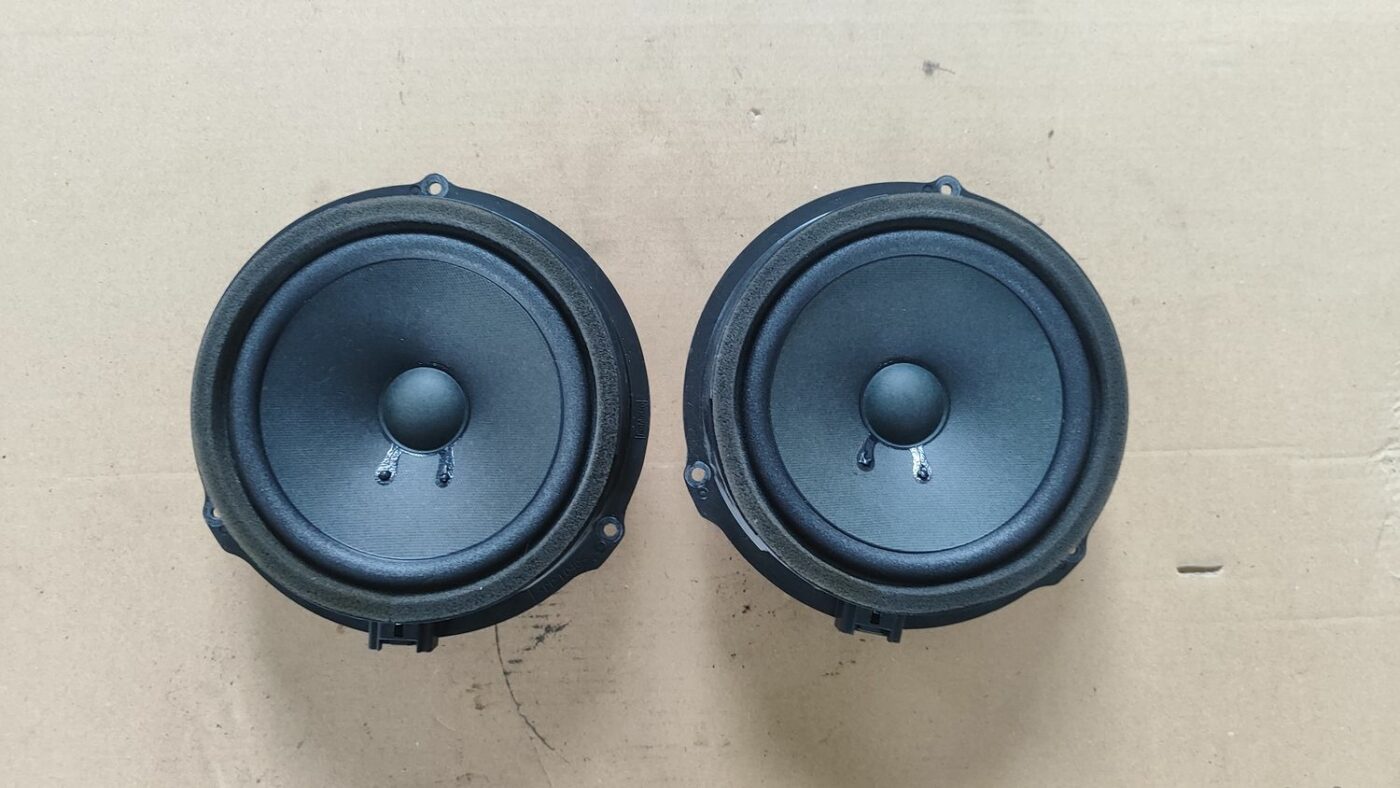 Durvju skaļrunis, apakšā priekš FORD FOCUS 2016 UNIVERSAL 2 Durvju skaļrunis, apakšā priekš FORD FOCUS 2016 UNIVERSAL