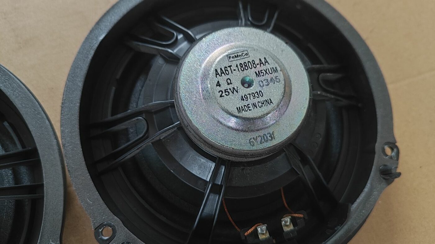 Durvju skaļrunis, apakšā priekš FORD FOCUS 2016 UNIVERSAL 4 Durvju skaļrunis, apakšā priekš FORD FOCUS 2016 UNIVERSAL