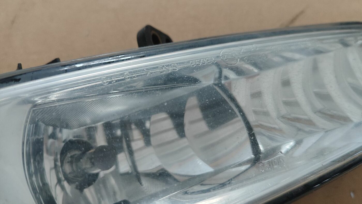 Miglas lukturis priekšā pa kreisi priekš FORD FOCUS 2016 UNIVERSAL