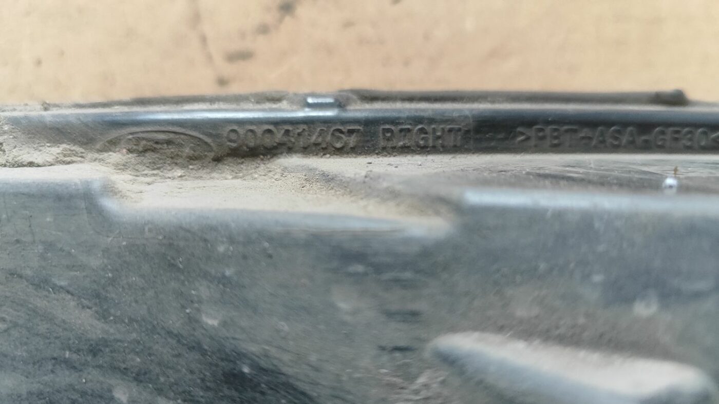 Miglas lukturis priekšā labajā pusē priekš FORD FOCUS 2016 UNIVERSAL 6 Miglas lukturis priekšā labajā pusē priekš FORD FOCUS 2016 UNIVERSAL