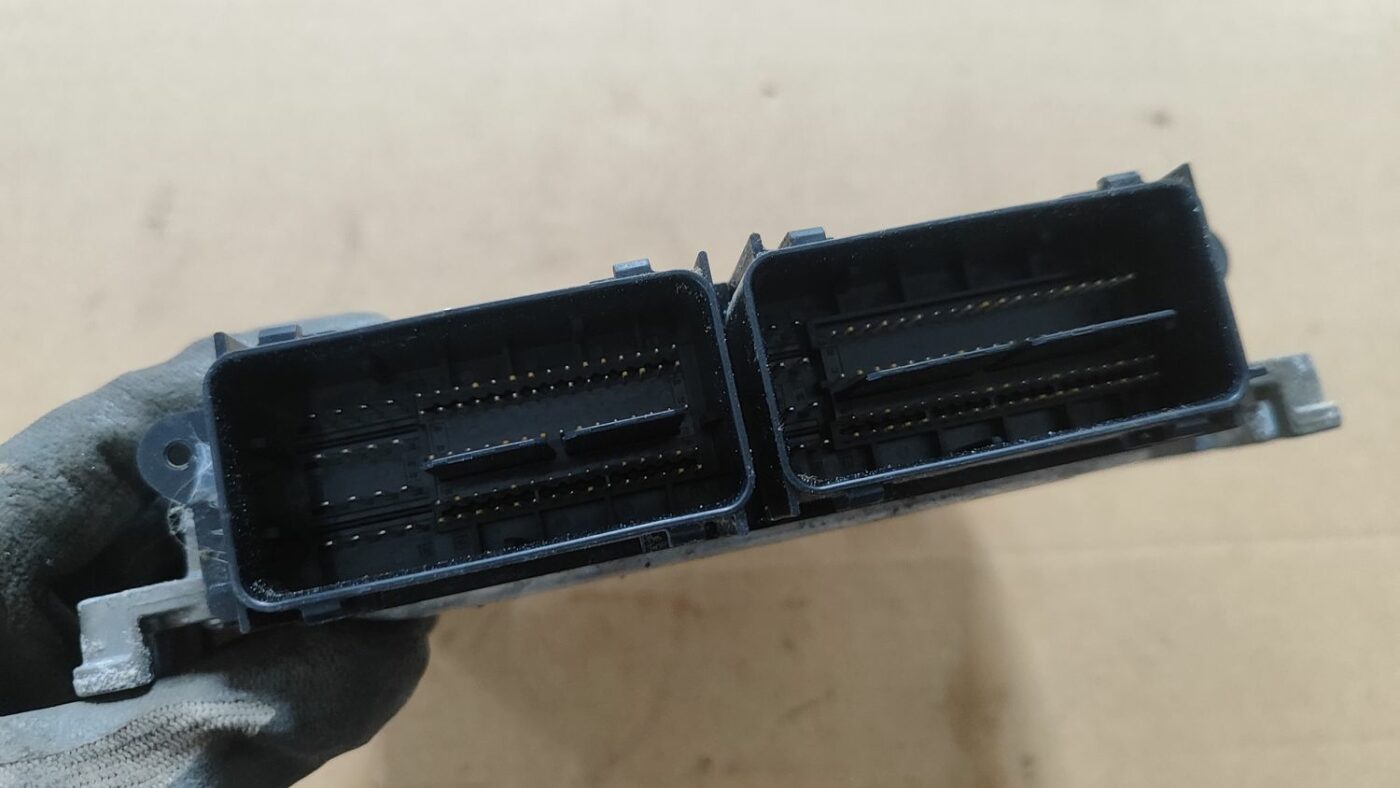 Dzinēja vadības bloks priekš FORD FOCUS 2016 UNIVERSAL 4 Dzinēja vadības bloks priekš FORD FOCUS 2016 UNIVERSAL