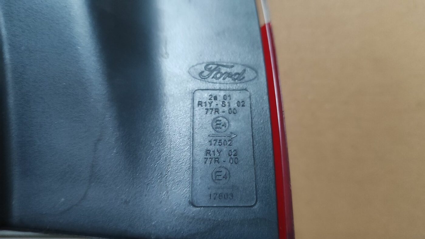 Aizmugurējais labais lukturis priekš FORD FOCUS 2016 UNIVERSAL 4 Aizmugurējais labais lukturis priekš FORD FOCUS 2016 UNIVERSAL