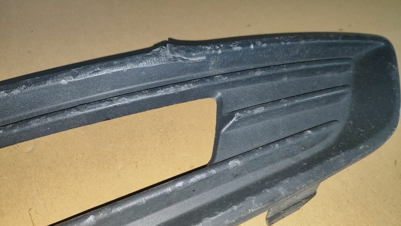 Miglas luktura reste, pa kreisi priekš FORD FOCUS 2016 UNIVERSAL 2 Miglas luktura reste, pa kreisi priekš FORD FOCUS 2016 UNIVERSAL