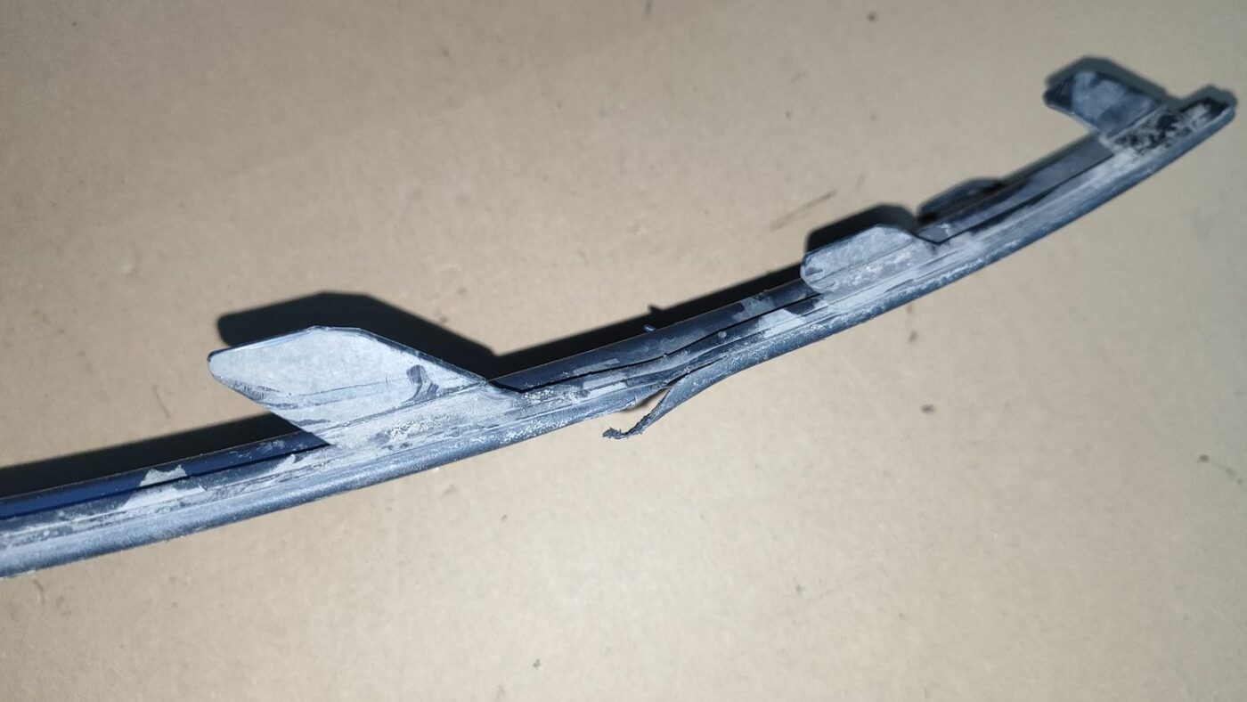 Miglas luktura reste, pa kreisi priekš FORD FOCUS 2016 UNIVERSAL 7 Miglas luktura reste, pa kreisi priekš FORD FOCUS 2016 UNIVERSAL