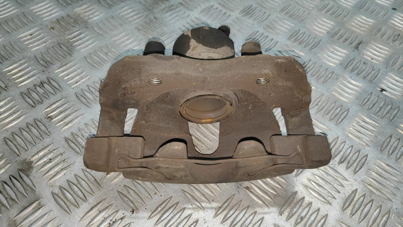 Priekšējais labais suports priekš FORD FOCUS 2016 UNIVERSAL 5 Priekšējais labais suports priekš FORD FOCUS 2016 UNIVERSAL