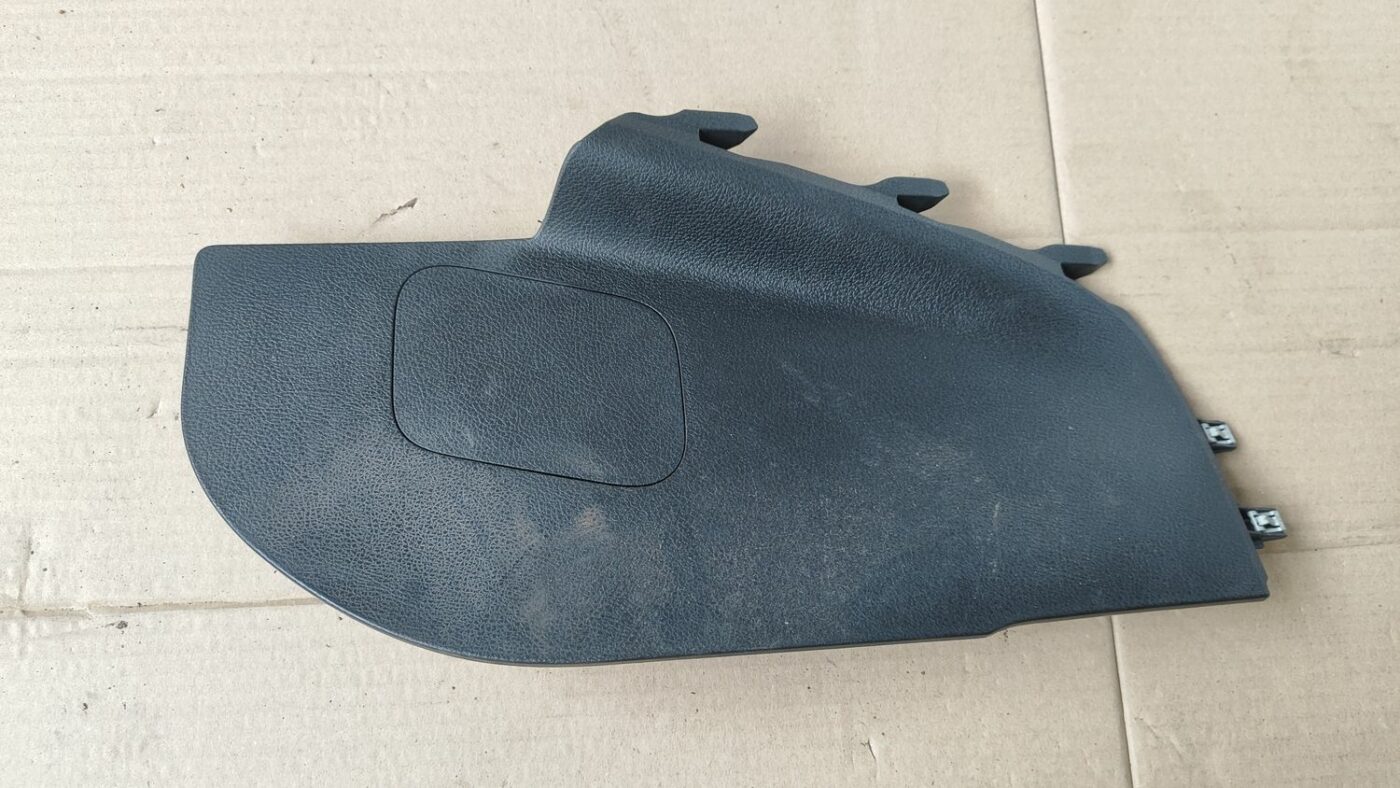 Centrālās konsoles (apdares) sānu panelis priekš FORD FOCUS 2016 UNIVERSAL 2 Centrālās konsoles (apdares) sānu panelis priekš FORD FOCUS 2016 UNIVERSAL