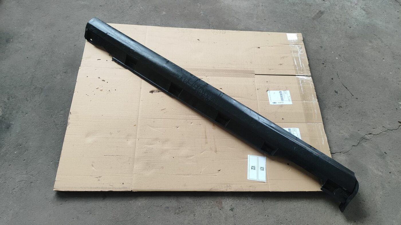 Ārēja sliekšņa kreisa uzlika priekš FORD FOCUS 2016 UNIVERSAL