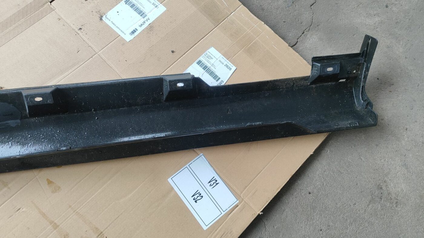 Ārēja sliekšņa kreisa uzlika priekš FORD FOCUS 2016 UNIVERSAL