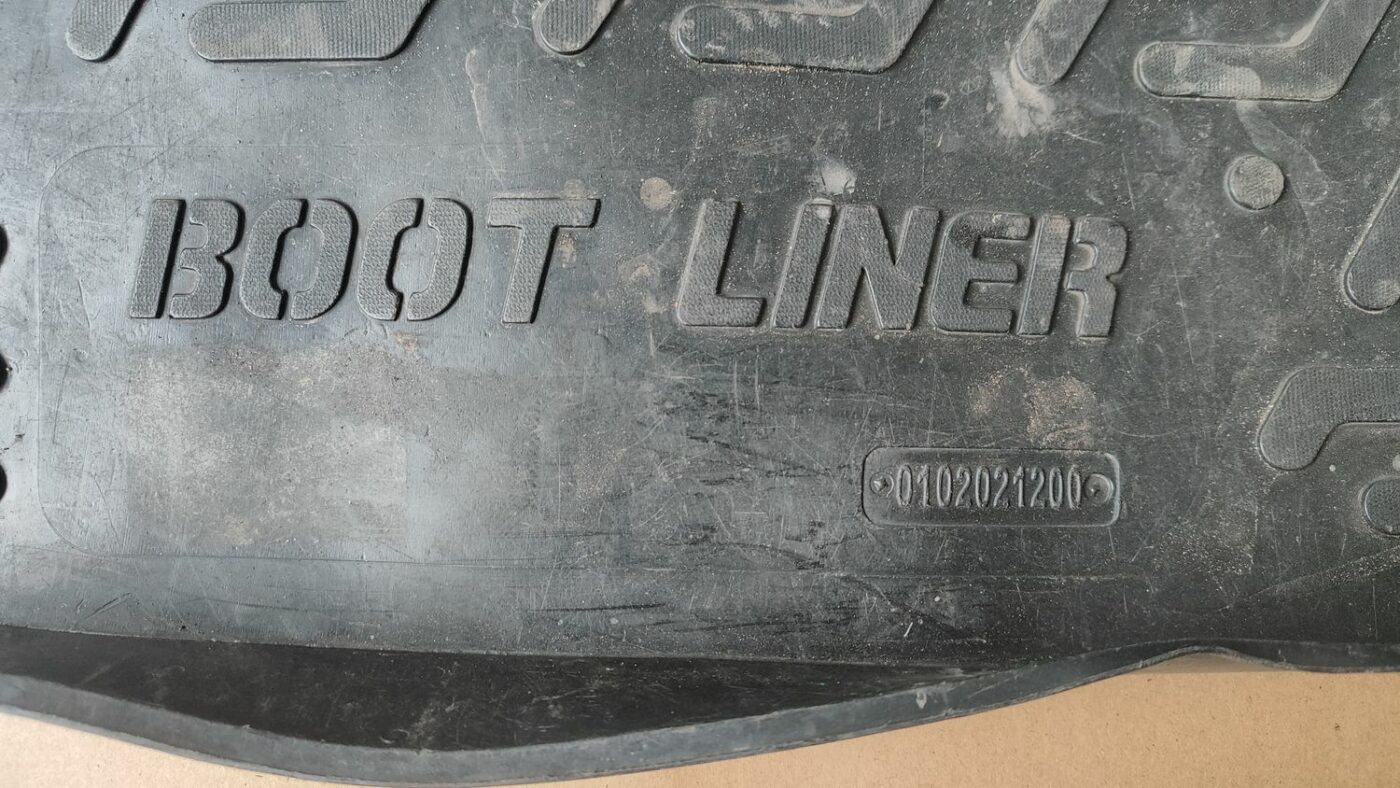 Bagāžnieka nodalījuma paklājs priekš FORD FOCUS 2016 UNIVERSAL