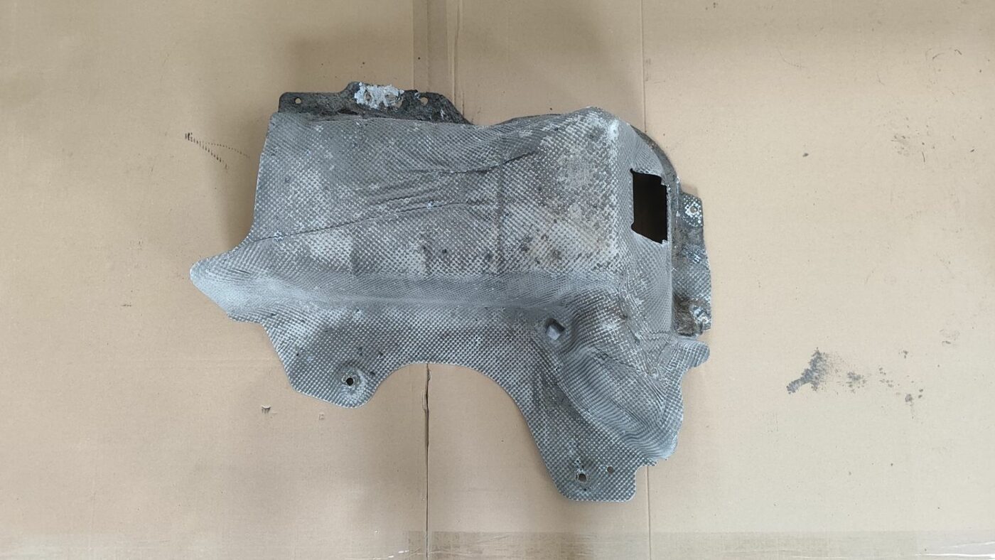 Izpūtēja sistēmas karstuma aizsargs priekš FORD FOCUS 2016 UNIVERSAL 2 Izpūtēja sistēmas karstuma aizsargs priekš FORD FOCUS 2016 UNIVERSAL