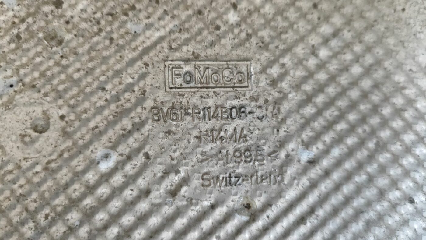 Izpūtēja sistēmas karstuma aizsargs priekš FORD FOCUS 2016 UNIVERSAL 4 Izpūtēja sistēmas karstuma aizsargs priekš FORD FOCUS 2016 UNIVERSAL