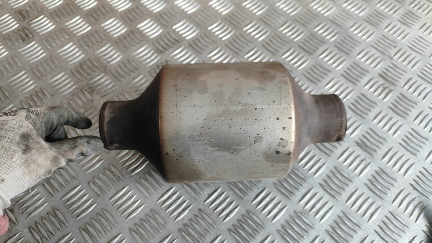 Katalizators, DPF/FAP cieto daļiņu filtrs priekš FORD FOCUS 2016 UNIVERSAL 1 Katalizators, DPF/FAP cieto daļiņu filtrs priekš FORD FOCUS 2016 UNIVERSAL