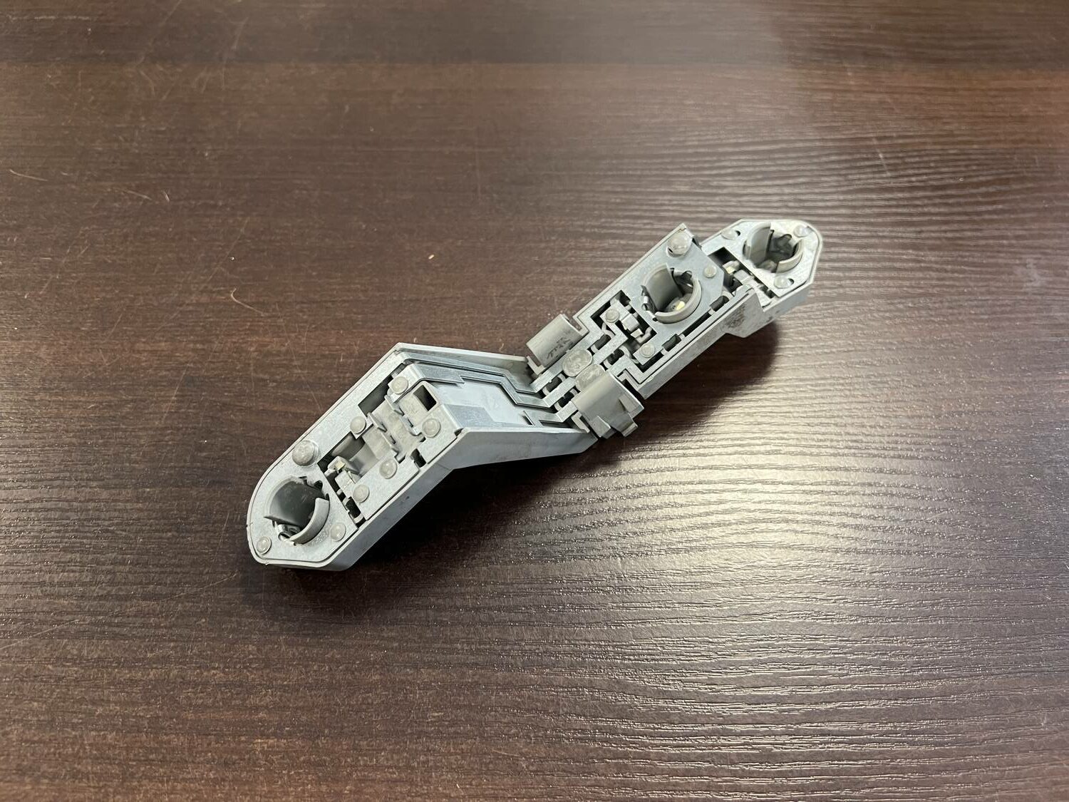 Spuldzes ligzda priekš VOLVO S60 2007 1 Spuldzes ligzda priekš VOLVO S60 2007