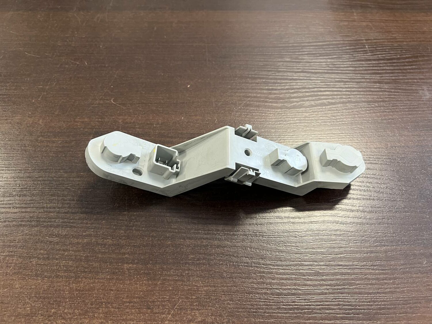 Spuldzes ligzda priekš VOLVO S60 2007 3 Spuldzes ligzda priekš VOLVO S60 2007