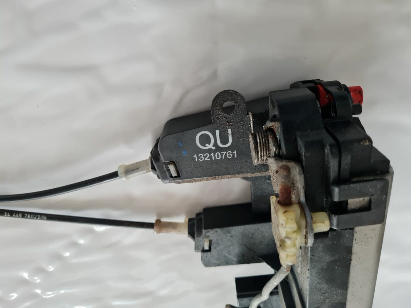 Aizmugurējo labo durvju slēdzene priekš OPEL VECTRA C 2006 3 Aizmugurējo labo durvju slēdzene priekš OPEL VECTRA C 2006