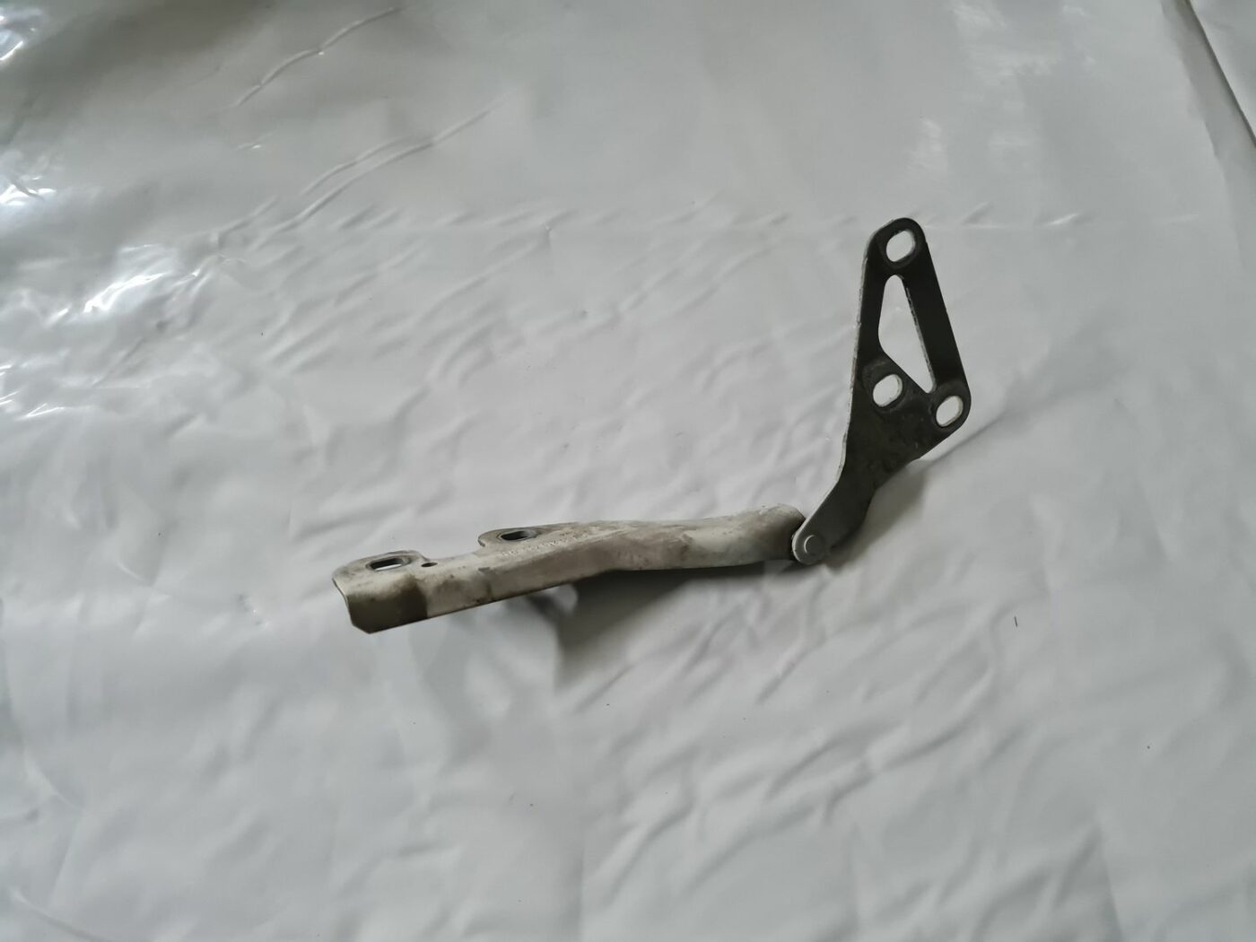 Pārsega eņģe, pa labi priekš OPEL VECTRA C 2006 3 Pārsega eņģe, pa labi priekš OPEL VECTRA C 2006