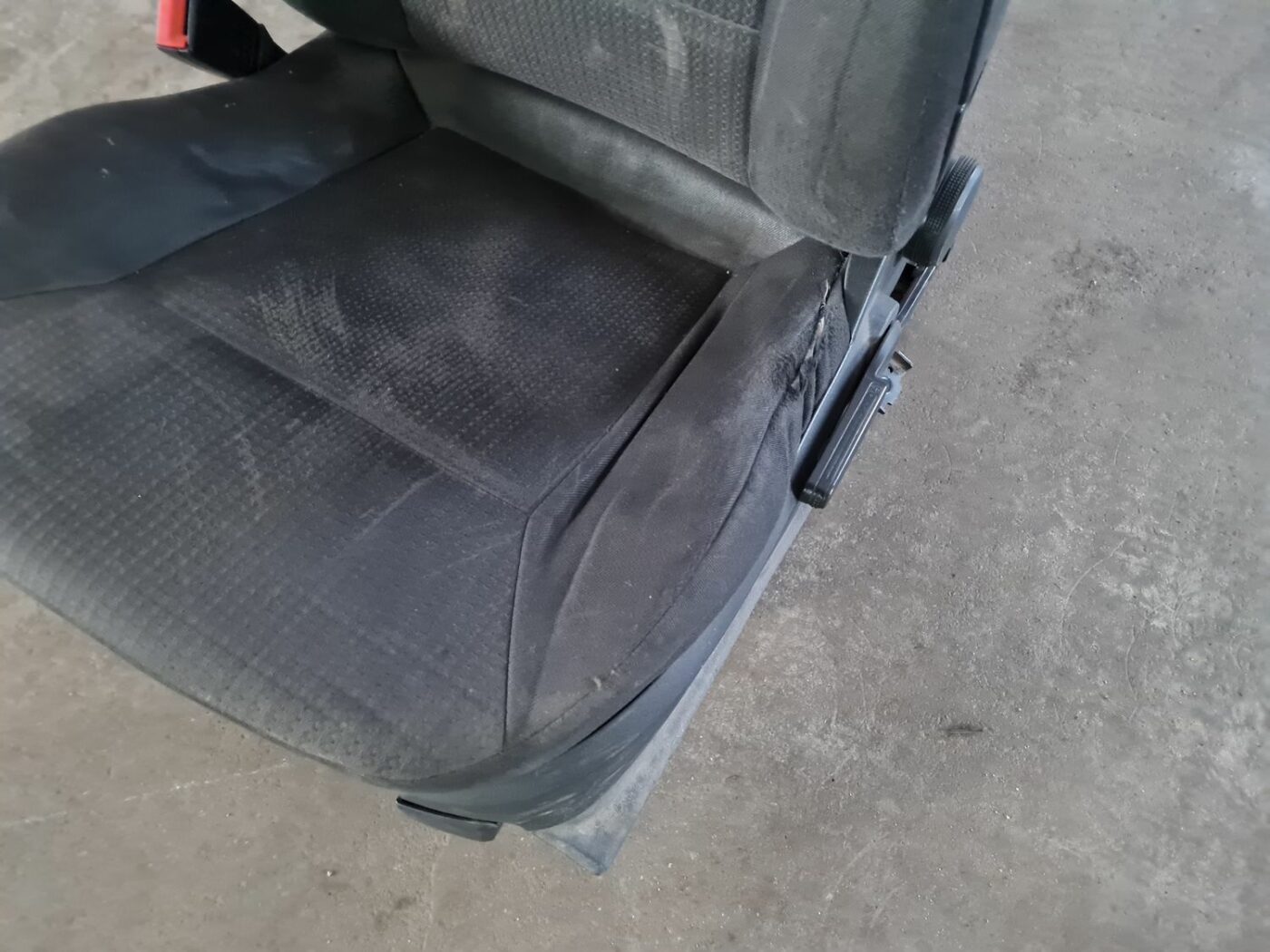 Priekšējais kreisais sēdeklis priekš OPEL VECTRA C 2006 2 Priekšējais kreisais sēdeklis priekš OPEL VECTRA C 2006