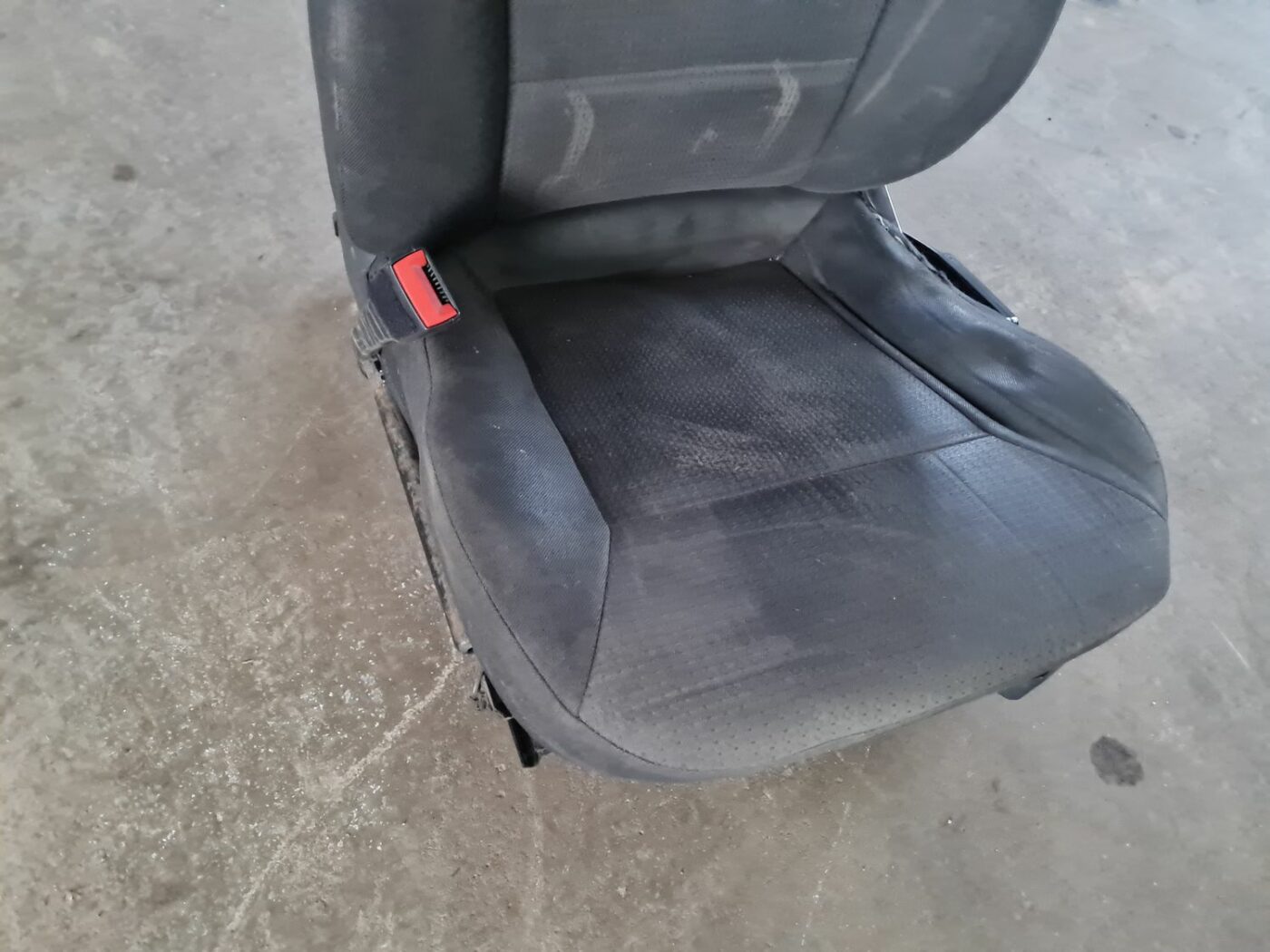 Priekšējais kreisais sēdeklis priekš OPEL VECTRA C 2006 3 Priekšējais kreisais sēdeklis priekš OPEL VECTRA C 2006