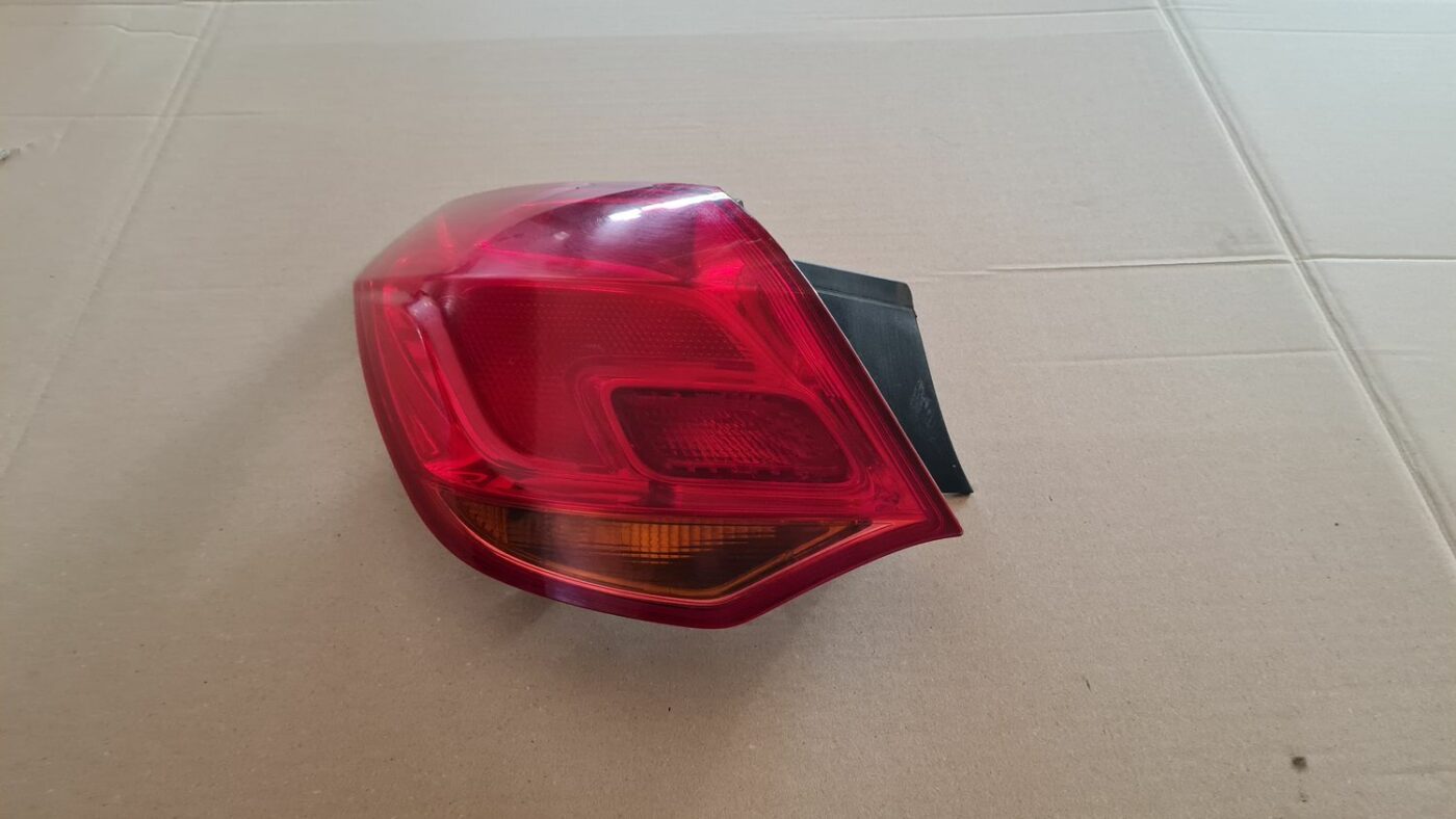 Aizmugurējais kreisais lukturis priekš OPEL ASTRA J 2013 1 Aizmugurējais kreisais lukturis priekš OPEL ASTRA J 2013