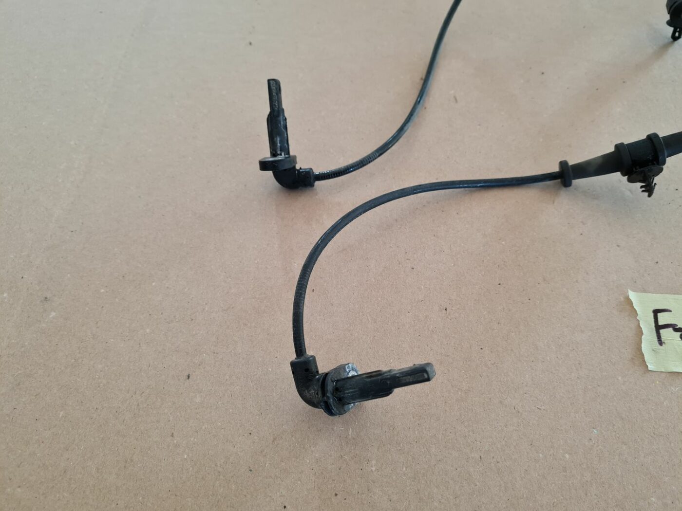 ABS devējs priekš OPEL ASTRA J 2013 2 ABS devējs priekš OPEL ASTRA J 2013