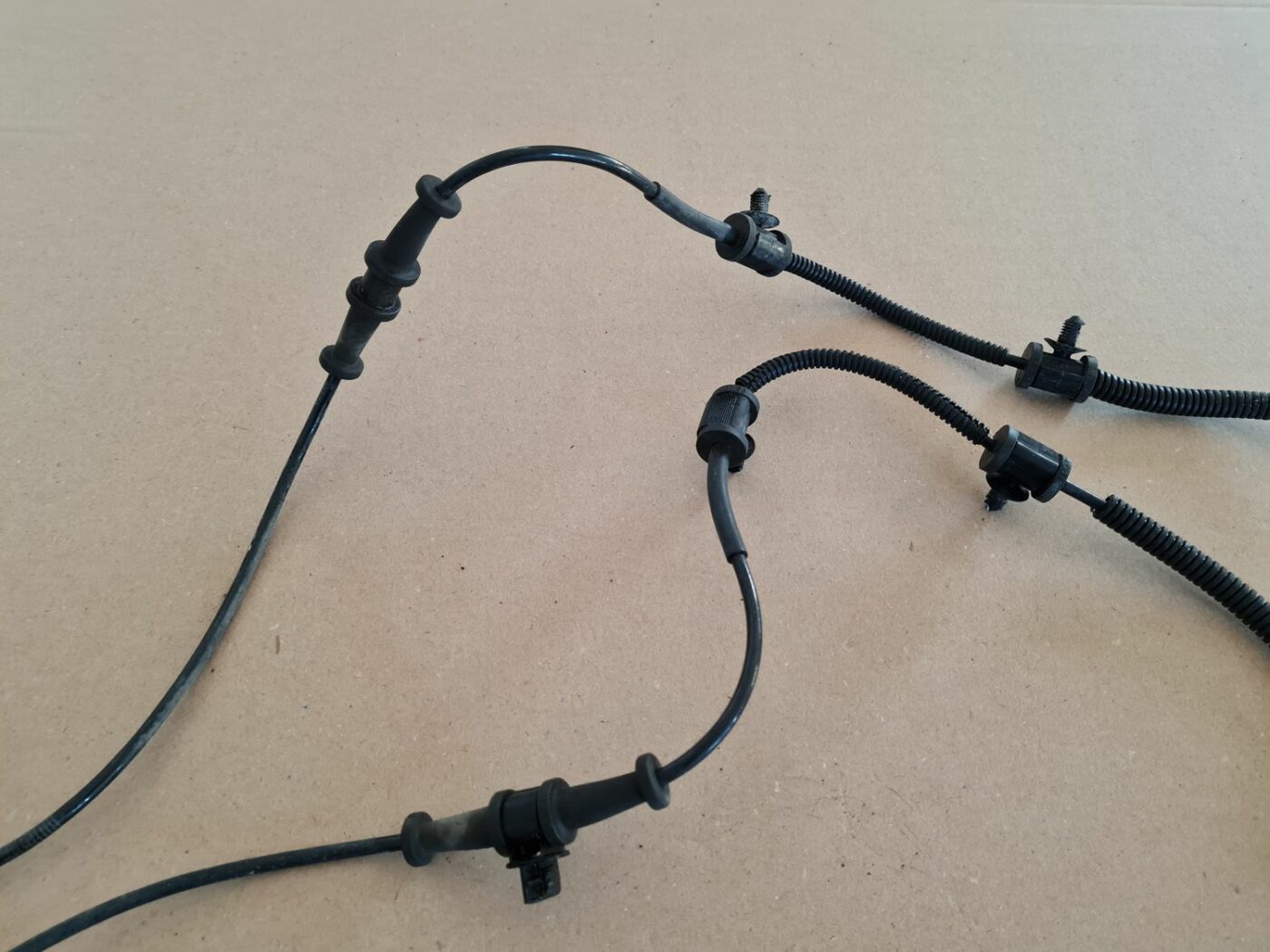 ABS devējs priekš OPEL ASTRA J 2013 5 ABS devējs priekš OPEL ASTRA J 2013