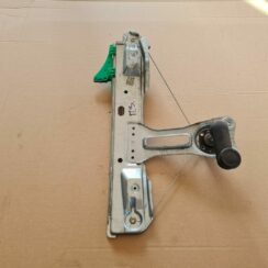 Stikla pacelšanas mehānisms aizmugurējais labais priekš OPEL ASTRA J 2013