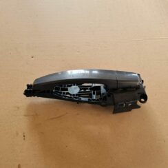 Aizmugurējais kreisais durvju rokturis priekš OPEL ASTRA J 2013