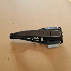 Priekšējāis labais durvju rokturis priekš OPEL ASTRA J 2013