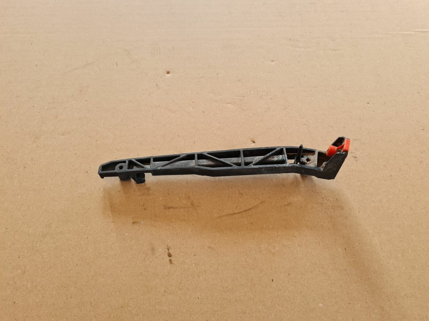 Priekšēja bufera kronšteins priekš OPEL ASTRA J 2013 1 Priekšēja bufera kronšteins priekš OPEL ASTRA J 2013