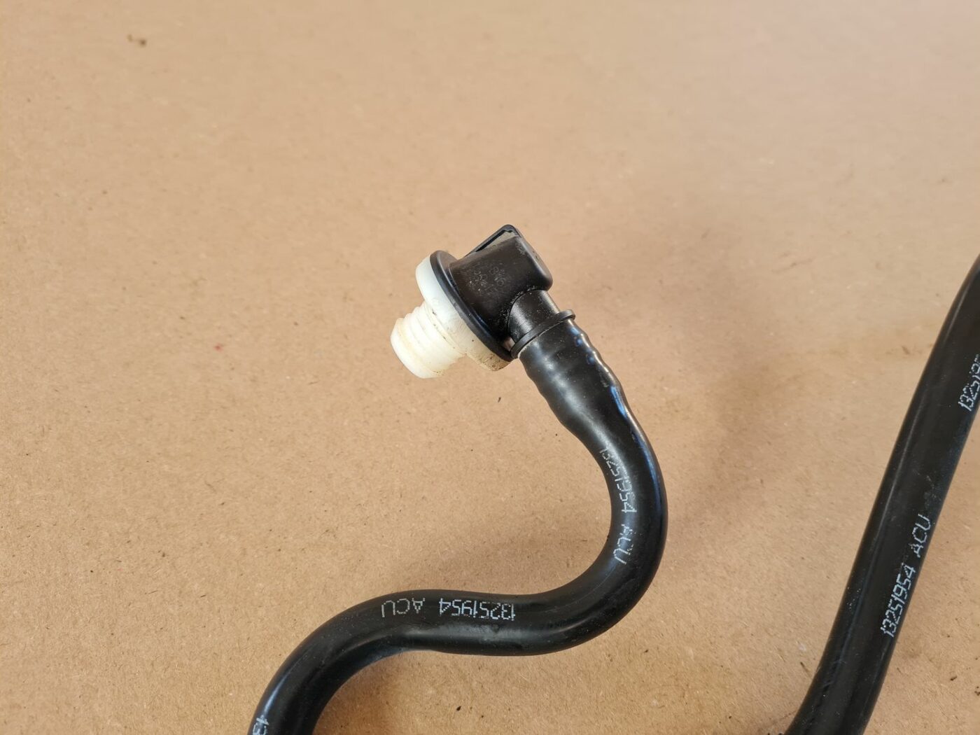 Vakuuma bremžu pastiprinātāja caurule priekš OPEL ASTRA J 2013