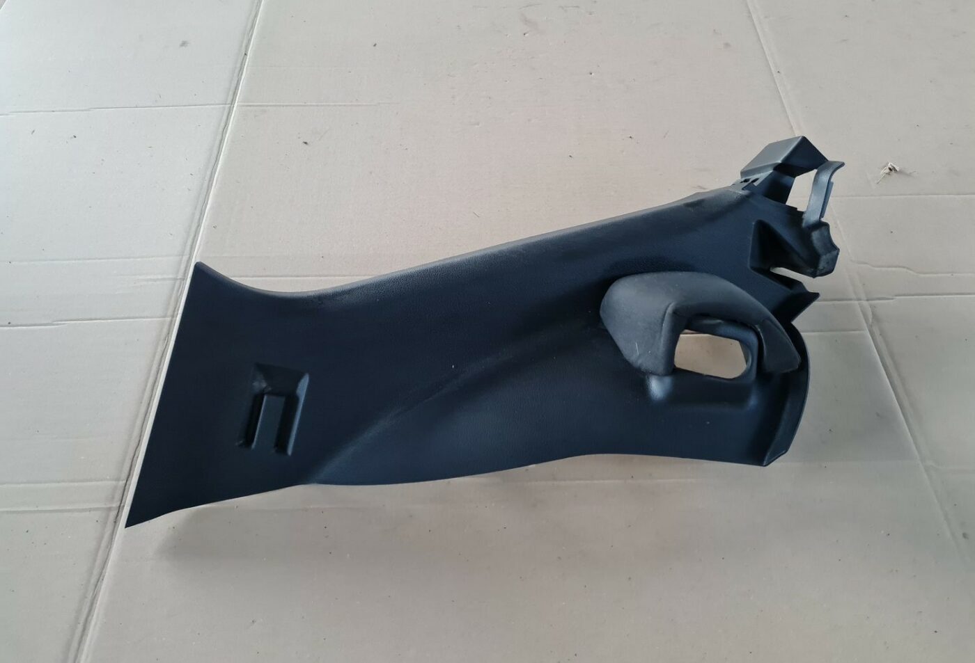 Bagažnieka nodalījuma statnes apdare priekš OPEL ASTRA J 2013