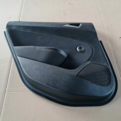 Aizmugurējo kreiso durvju apdare priekš OPEL ASTRA J 2013