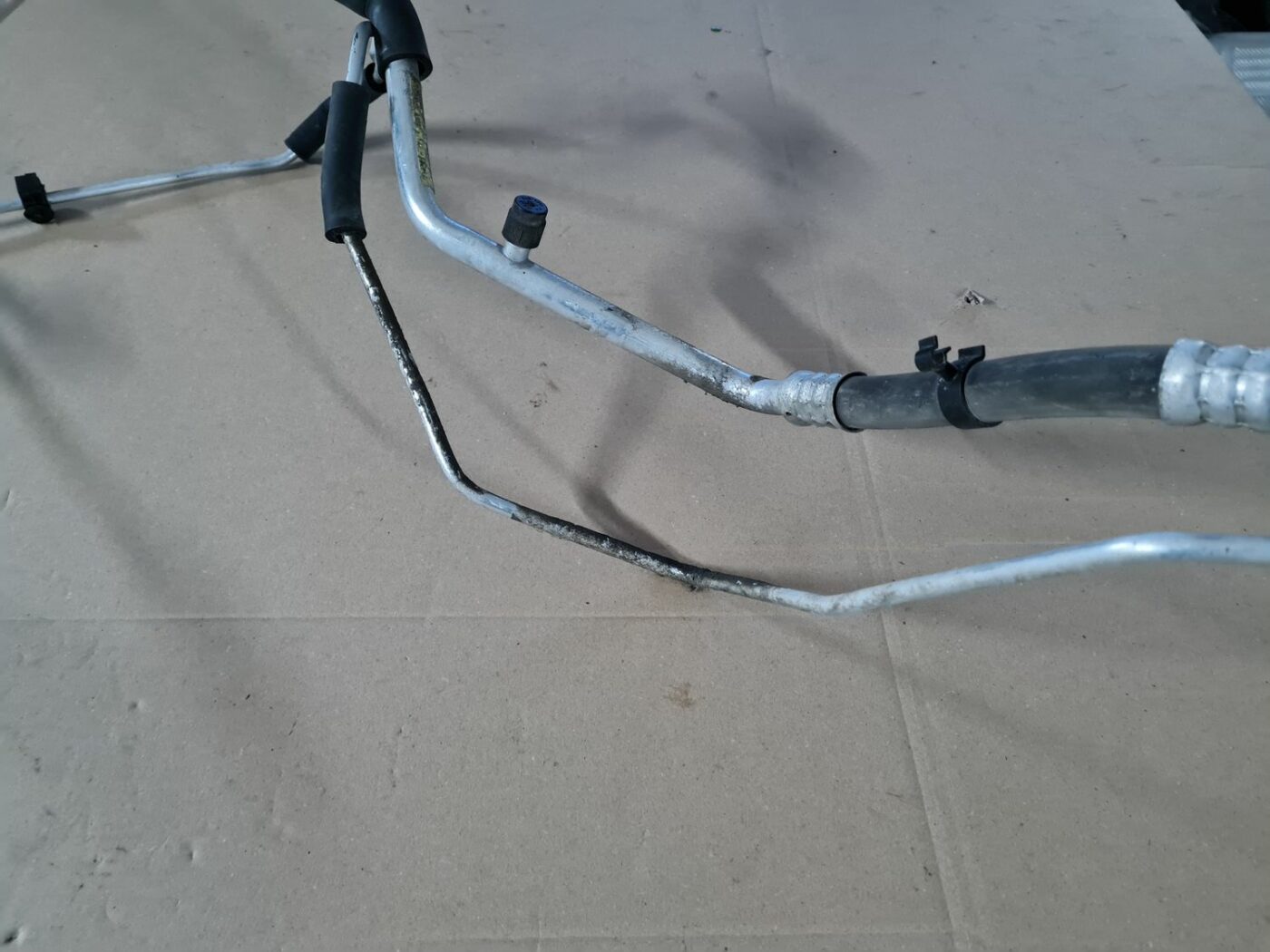 Gaisa kondicioniera galvenā caurule priekš OPEL ASTRA J 2013