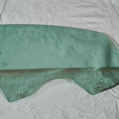 Priekšējo labo durvju stikls priekš OPEL ASTRA J 2013