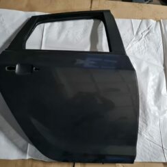 Aizmugurējās labās durvis priekš OPEL ASTRA J 2013