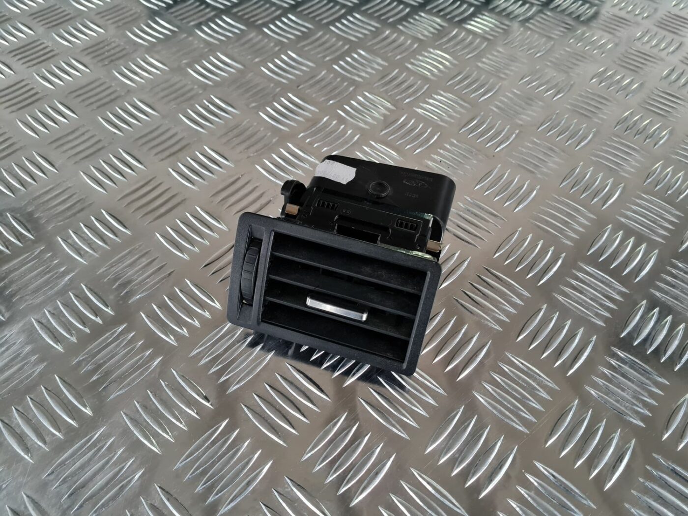 Mērinstrumentu paneļa gaisa vads, pa kreisi priekš FORD FOCUS C-MAX 2004 1 Mērinstrumentu paneļa gaisa vads, pa kreisi priekš FORD FOCUS C-MAX 2004