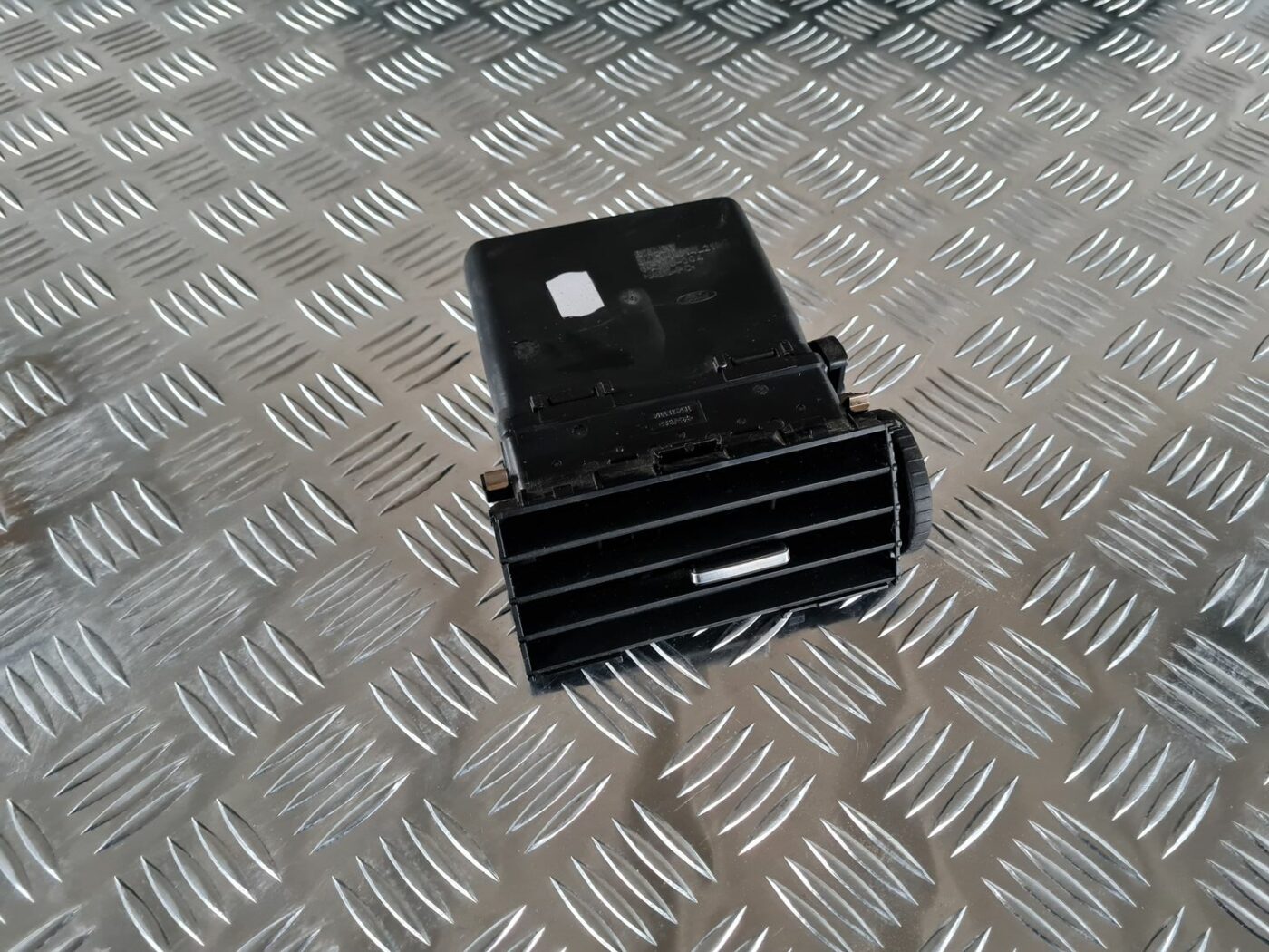 Mērinstrumentu paneļa gaisa vads, centrā priekš FORD FOCUS C-MAX 2004