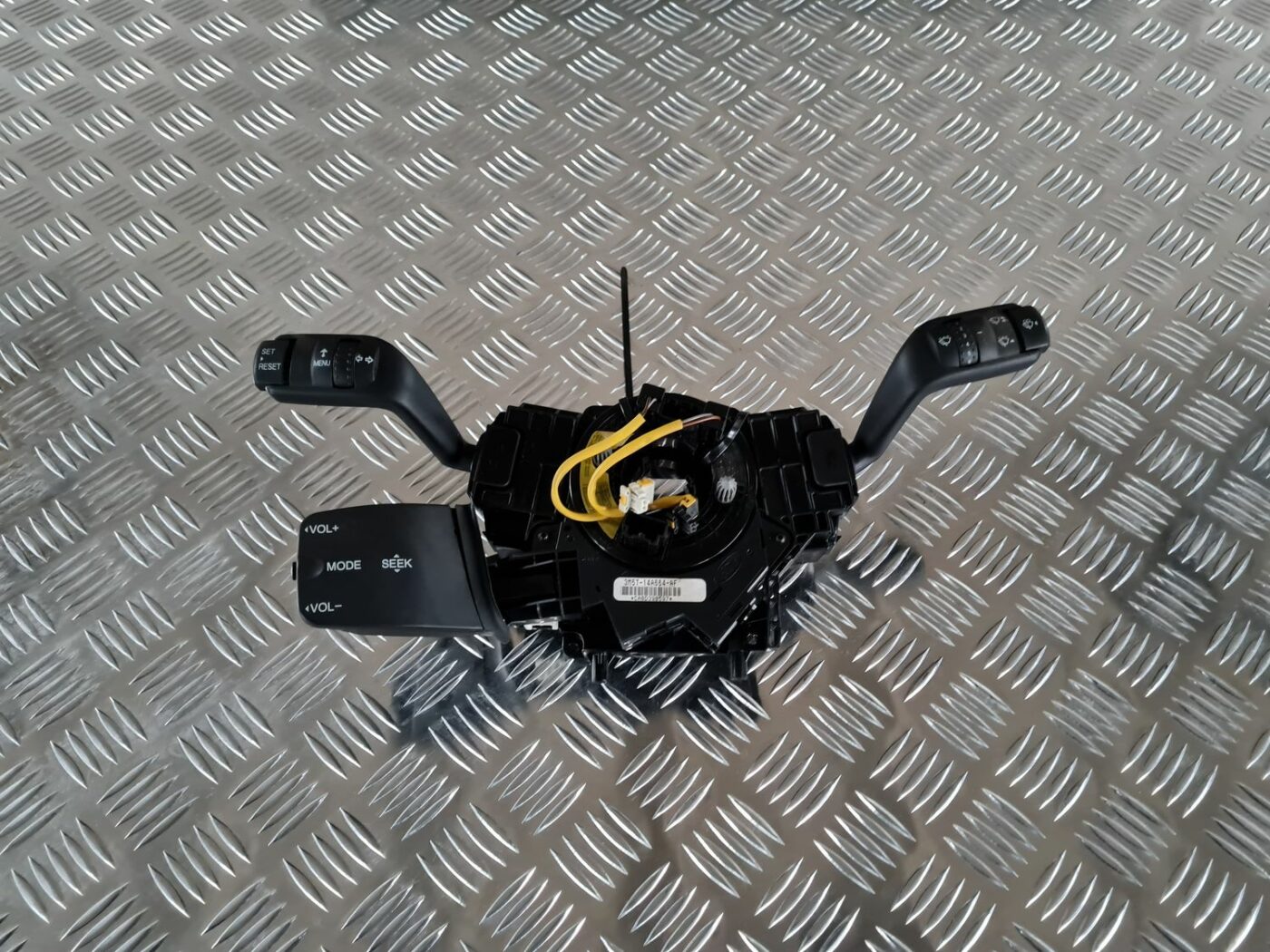 Stūres statnes slēdzis priekš FORD FOCUS C-MAX 2004