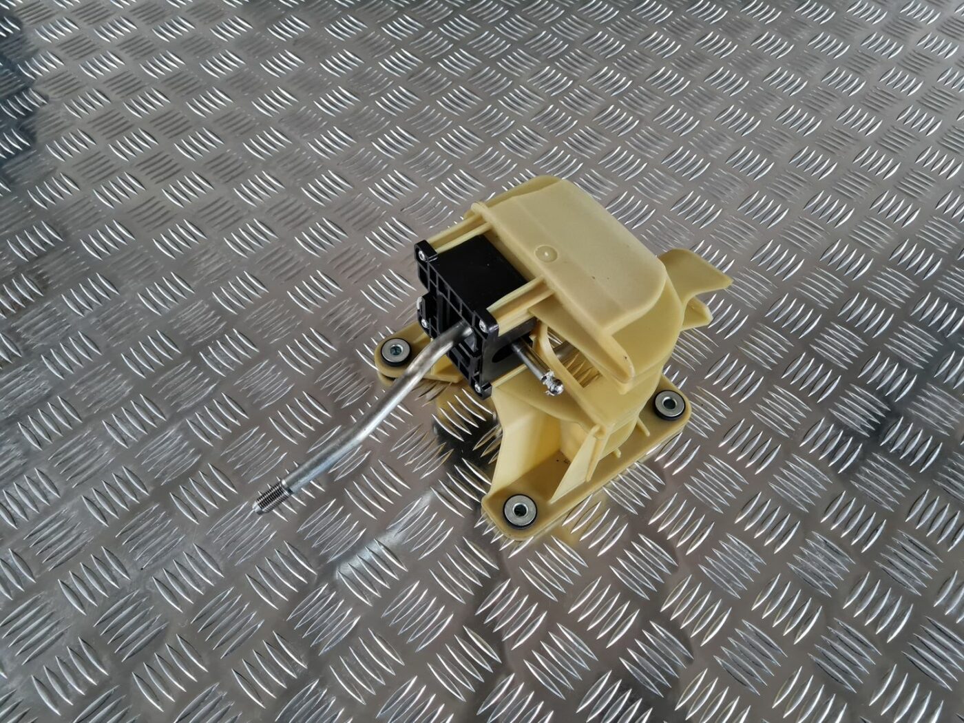 Ātrumu pārslēgšanas slēdzis priekš FORD FOCUS C-MAX 2004 1 Ātrumu pārslēgšanas slēdzis priekš FORD FOCUS C-MAX 2004