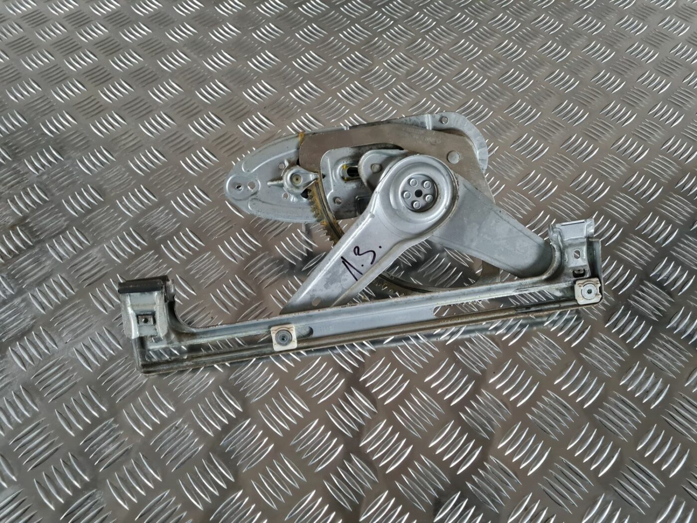 Stikla pacelšanas mehānisms aizmugurējais kreisais priekš FORD FOCUS C-MAX 2004 2 Stikla pacelšanas mehānisms aizmugurējais kreisais priekš FORD FOCUS C-MAX 2004