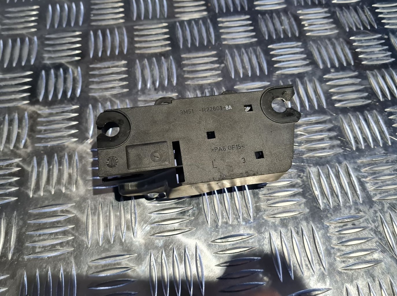 Salona durvju rokturis, priekšējais kreisais priekš FORD FOCUS C-MAX 2004 4 Salona durvju rokturis, priekšējais kreisais priekš FORD FOCUS C-MAX 2004