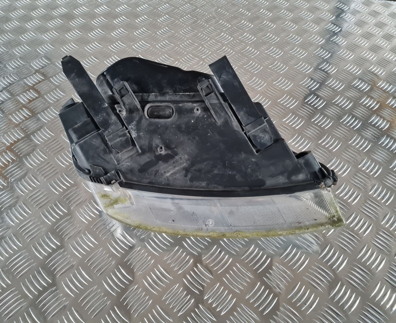 Priekšējais kreisais lukturis priekš FORD FOCUS C-MAX 2004 3 Priekšējais kreisais lukturis priekš FORD FOCUS C-MAX 2004