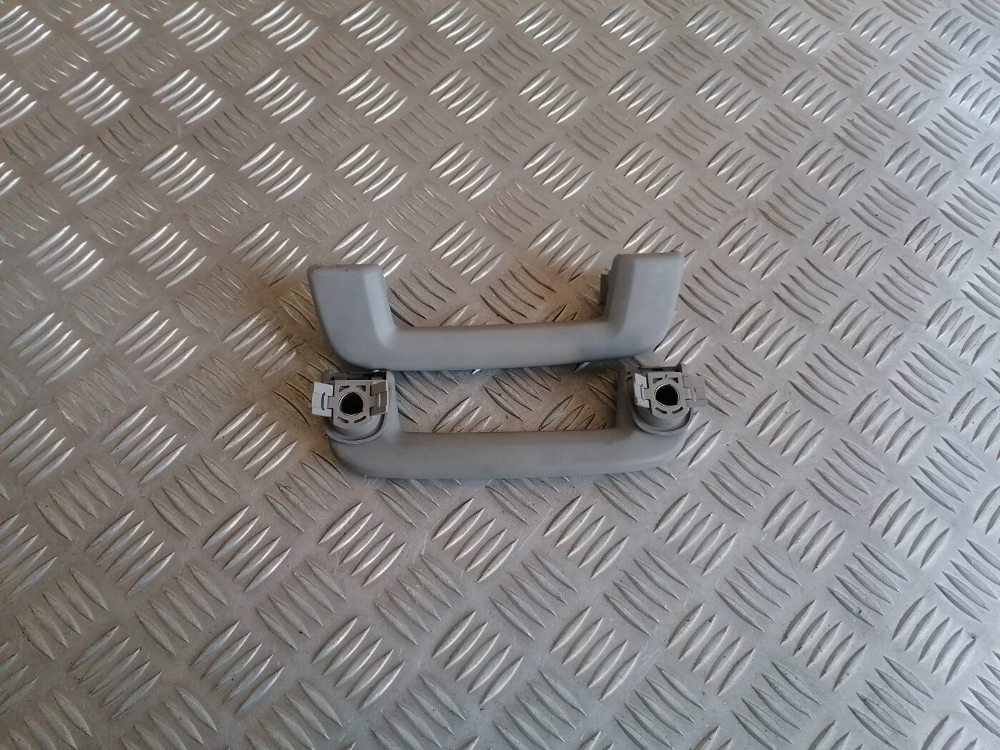 Salona rokturis griestos priekš VOLVO C30 2008 SILVER