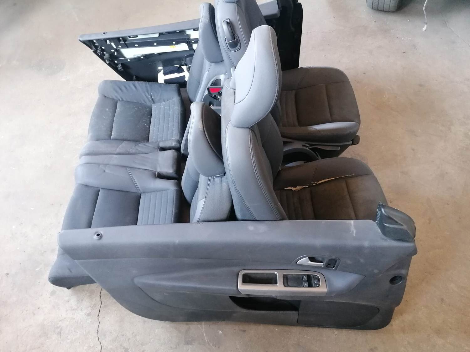 Sēdekļu komplekts priekš VOLVO C30 2008 SILVER 1 Sēdekļu komplekts priekš VOLVO C30 2008 SILVER