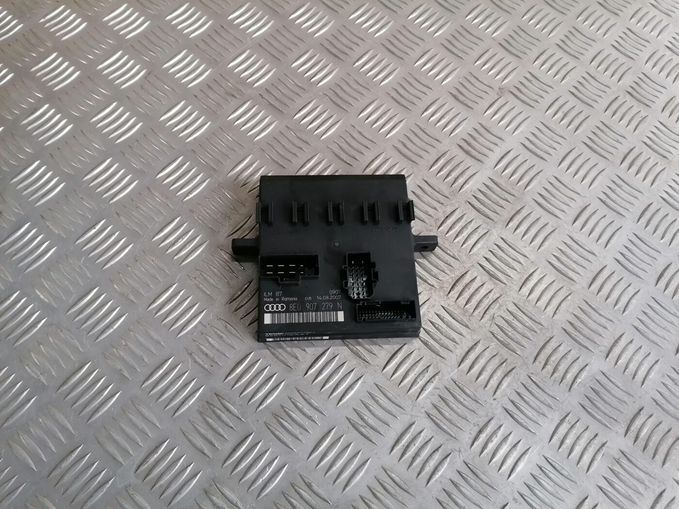 Komforta vadības bloks priekš AUDI A4 2008 AVANT 1 Komforta vadības bloks priekš AUDI A4 2008 AVANT