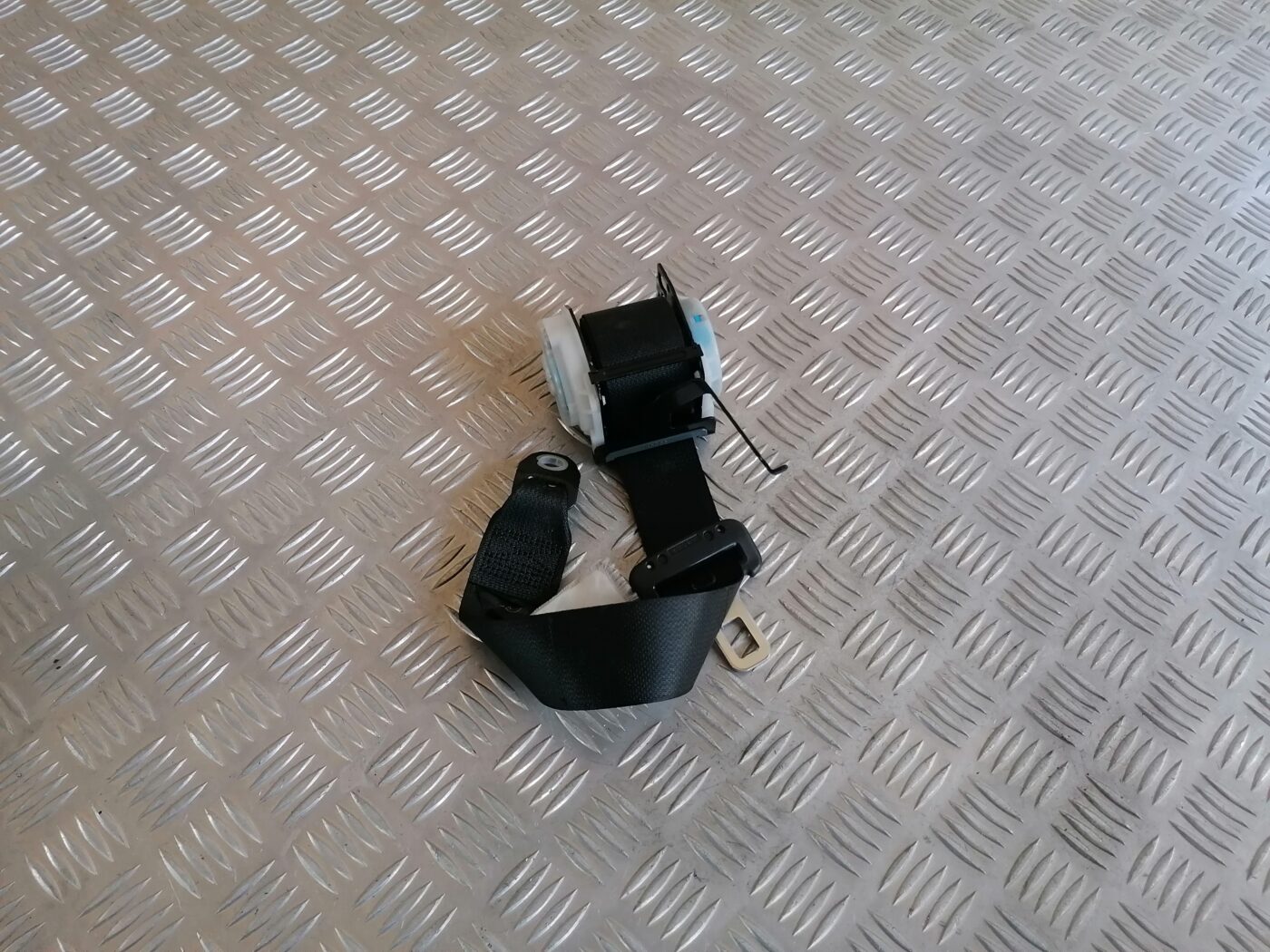 Aizmugurējā labā drošības josta priekš TOYOTA AVENSIS 2007