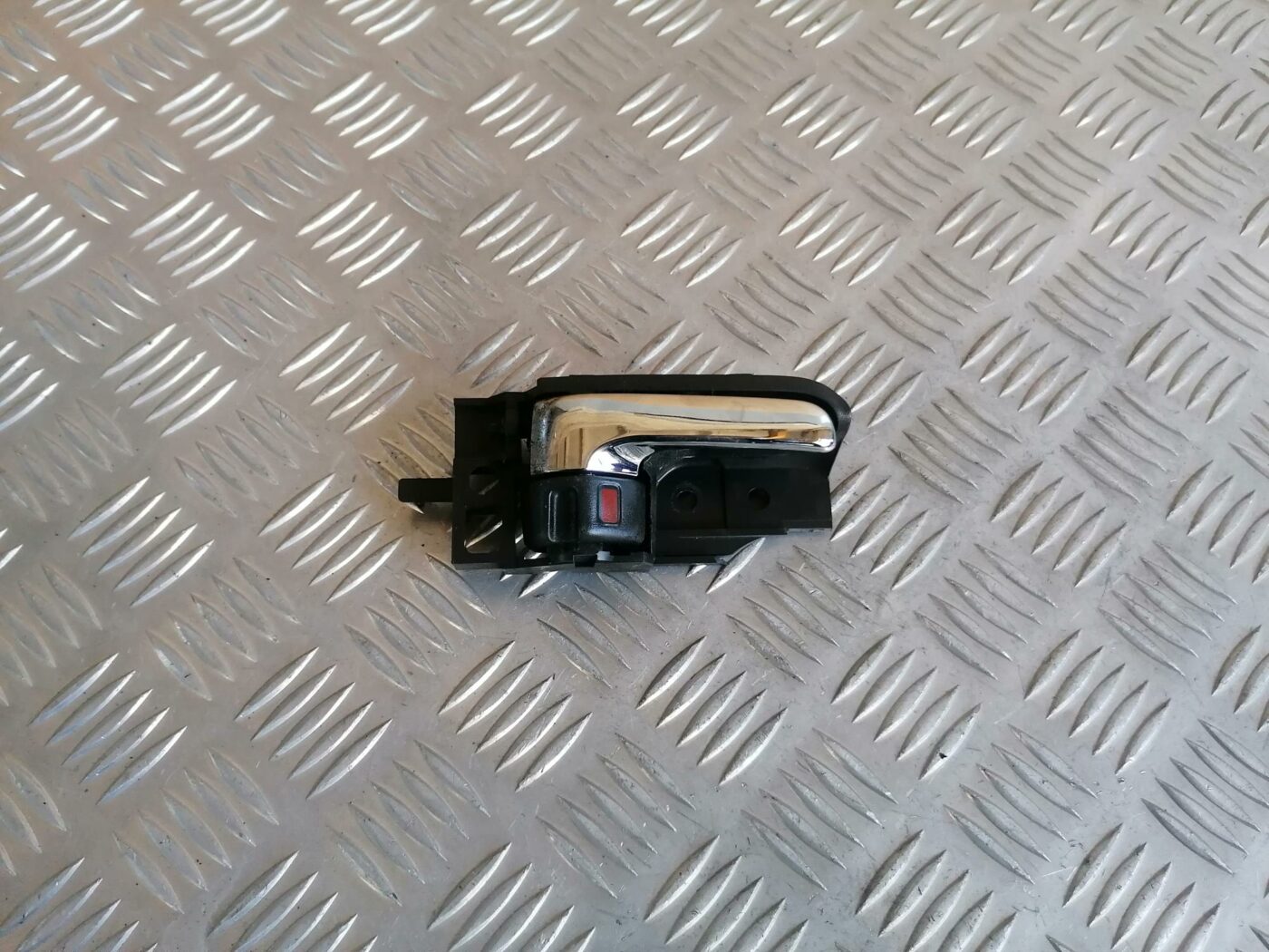 Salona durvju rokturis, aizmugures labais priekš TOYOTA AVENSIS 2007