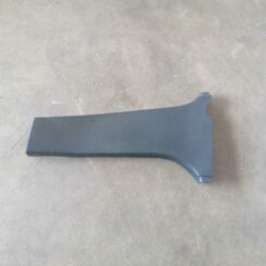 Vidējas salona statnes apdare priekš TOYOTA AVENSIS 2007