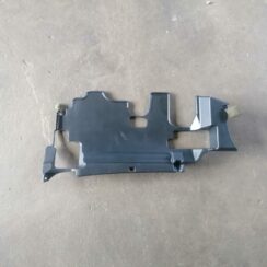 Mērinstrumentu paneļa apakšēja apdare priekš TOYOTA AVENSIS 2007